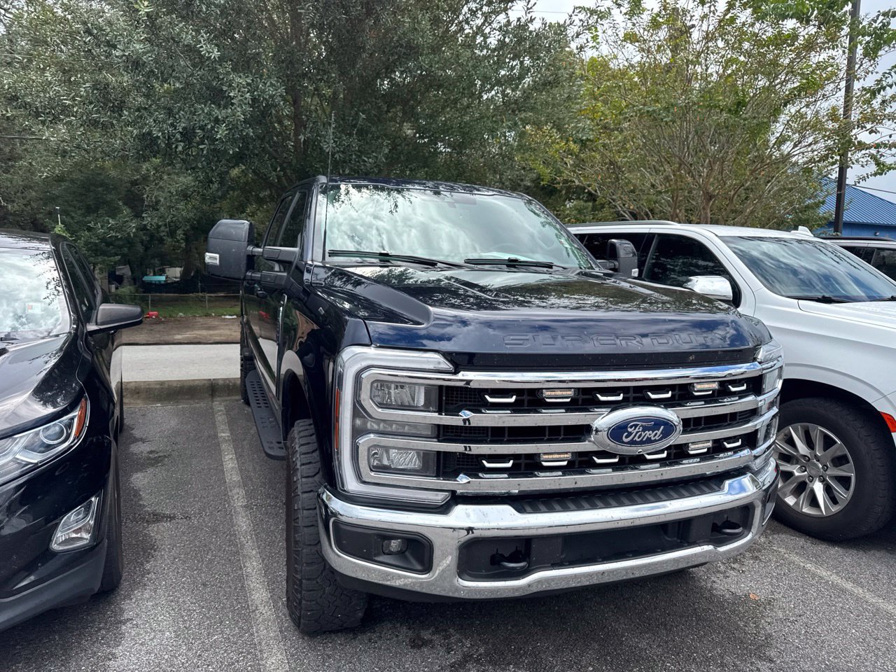 Used 2025 Ford F250 Lariat w/ Tremor Off-Road Package AWD/4WD image 3