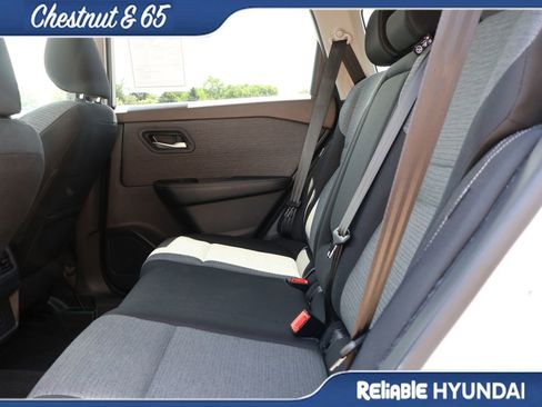 Used 2023 Nissan Rogue SV AWD/4WD image 18