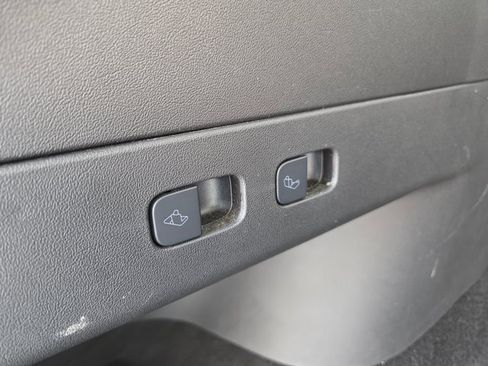 Used 2020 Tesla Model Y Long Range image 48