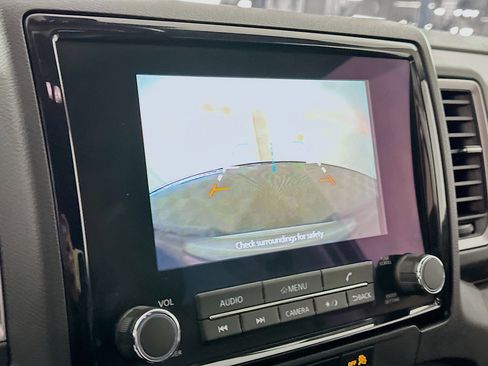 Used 2024 Nissan Frontier SL image 21