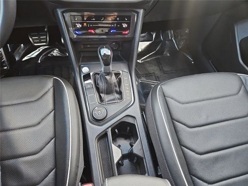 Certified 2023 Volkswagen Tiguan SEL R-Line image 22