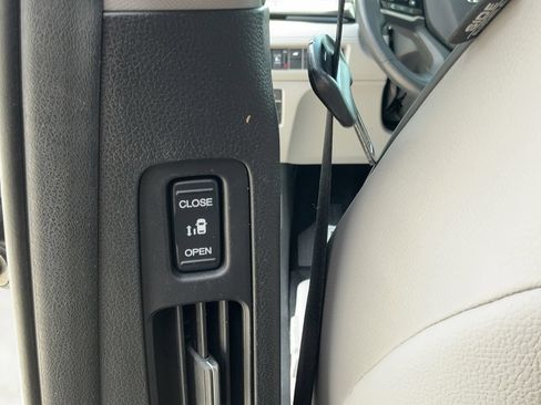 Used 2023 Honda Odyssey Elite image 43