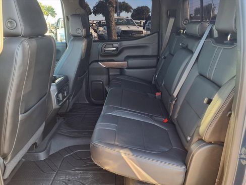 Used 2021 Chevrolet Silverado 1500 High Country w/ Technology Package image 9