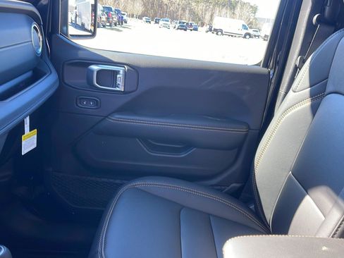 New 2026 Jeep Gladiator Sahara image 22