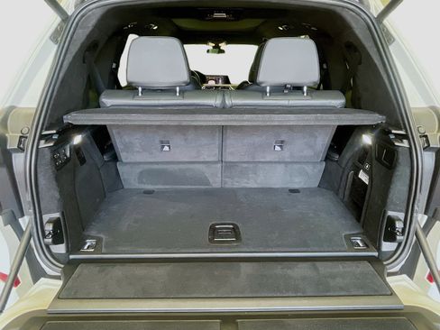 Used 2021 BMW X7 xDrive40i w/ M Sport Package image 18