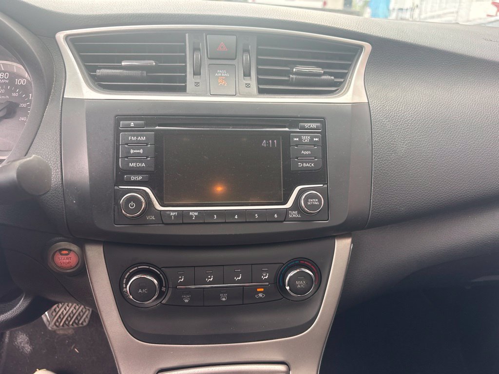 Used 2015 Nissan Sentra SV FWD image 18