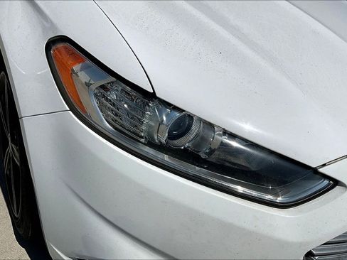 Used 2016 Ford Fusion SE image 28