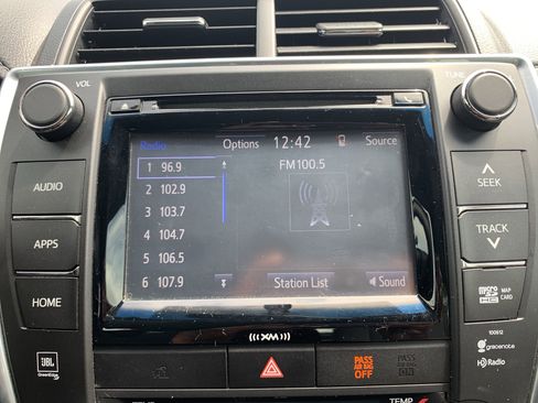 Used 2016 Toyota Camry XSE FWD image 22