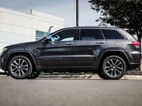 Used 2017 Jeep Grand Cherokee Overland AWD/4WD image 16