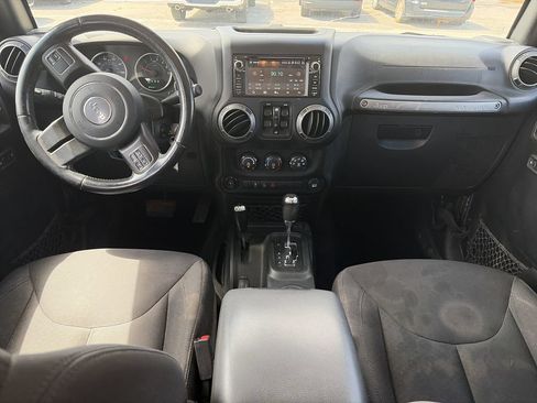 Used 2018 Jeep Wrangler Unlimited Sport S AWD/4WD image 13