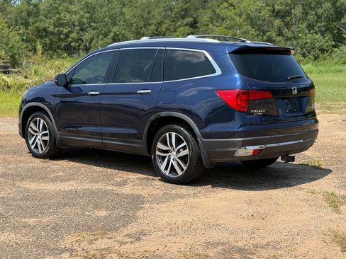 Used 2018 Honda Pilot Touring image 3