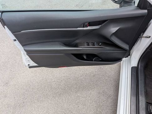 Used 2021 Toyota Camry LE FWD image 6