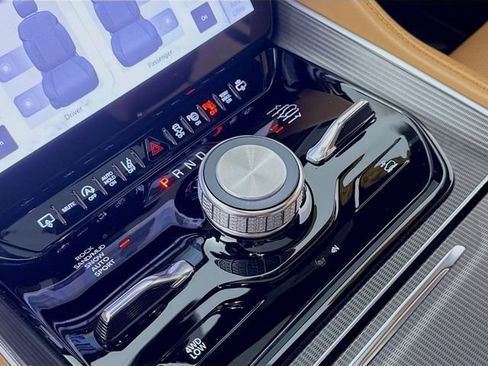 Used 2023 Jeep Grand Wagoneer Series III w/ Quick Order Packagew 28T image 17