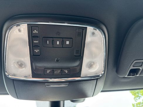 Used 2016 Jeep Grand Cherokee Limited w/ Trailer Tow Group IV AWD/4WD image 26