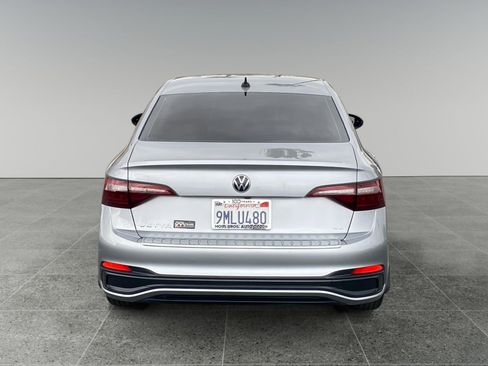 Used 2024 Volkswagen Jetta SE w/ Panoramic Sunroof Package FWD image 4