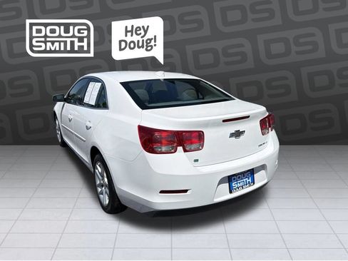 Used 2016 Chevrolet Malibu LT w/ Power Convenience Package FWD image 2