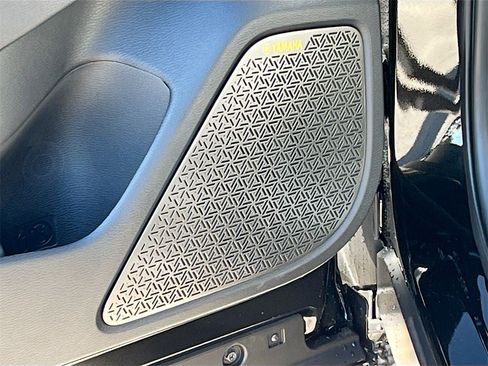 New 2025 Mitsubishi Outlander SE image 19