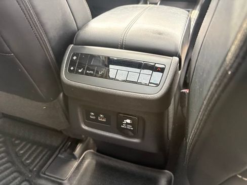 Used 2023 Nissan Pathfinder Platinum AWD/4WD image 33