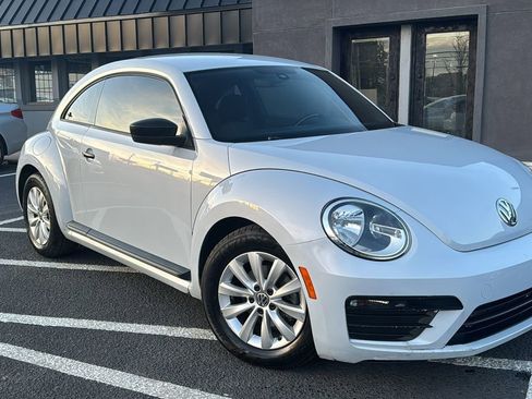 Used 2017 Volkswagen Beetle 1.8T S image 1