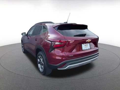 Used 2025 Chevrolet Trax LT image 11