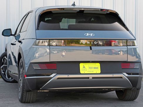 Used 2023 Hyundai Ioniq 5 SEL w/ Cargo Package image 5