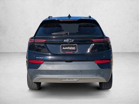 Used 2022 Chevrolet Bolt EUV LT w/ Convenience Package image 7