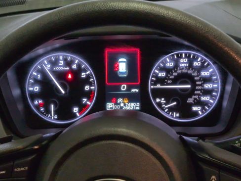 Used 2024 Subaru Crosstrek 2.0i Premium image 15