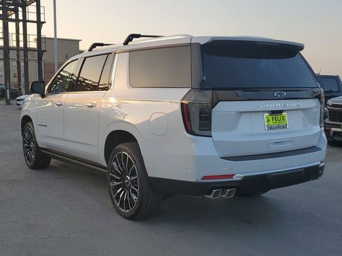 New 2026 Chevrolet Suburban High Country image 4