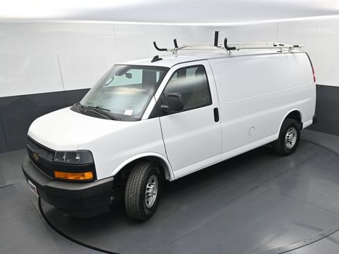 Used 2020 Chevrolet Express 2500 w/ Driver Convenience Package image 26