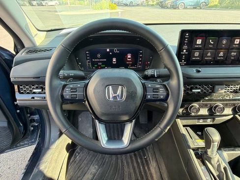 Used 2024 Honda Accord Touring image 13