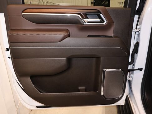 Used 2024 GMC Sierra 2500 Denali w/ Denali Reserve Package image 16