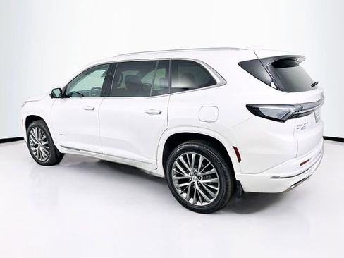 Certified 2025 Buick Enclave Avenir image 5