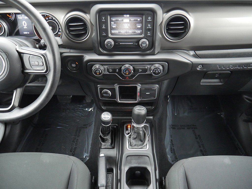 Used 2018 Jeep Wrangler Unlimited Sport AWD/4WD image 19