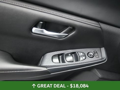 Used 2024 Nissan Sentra SV FWD image 19