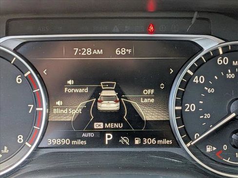 Used 2025 Nissan Rogue SV AWD/4WD image 6