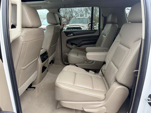 Used 2020 Chevrolet Suburban Premier image 24