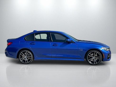 Used 2022 BMW 330e w/ M Sport Package RWD image 4