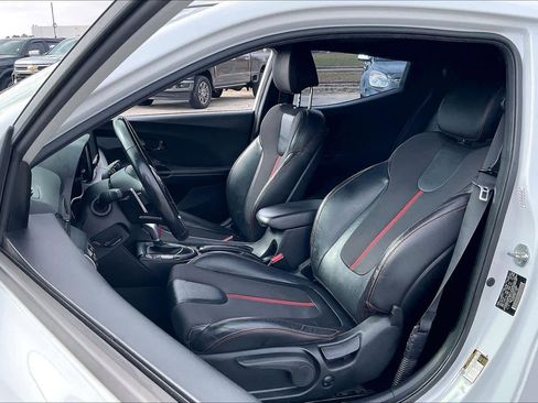 Used 2019 Hyundai Veloster Turbo image 7