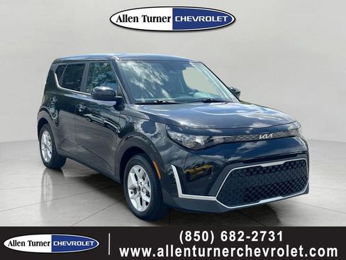 Used 2024 Kia Soul LX w/ LX Technology Package FWD image 1
