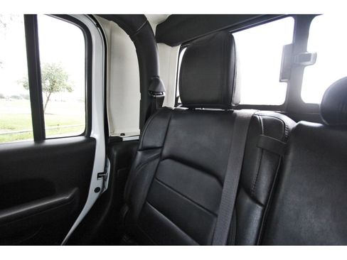 Used 2023 Jeep Gladiator Sport AWD/4WD image 14