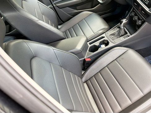 Used 2024 Volkswagen Jetta SE image 13