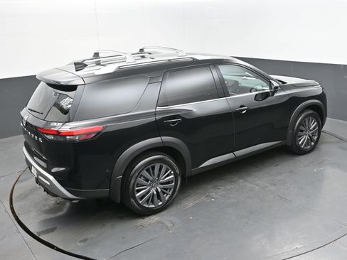 Used 2025 Nissan Pathfinder SL w/ SL Premium Package image 34