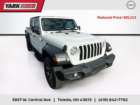 Used 2022 Jeep Gladiator Sport w/ Trailer Tow Package image 1