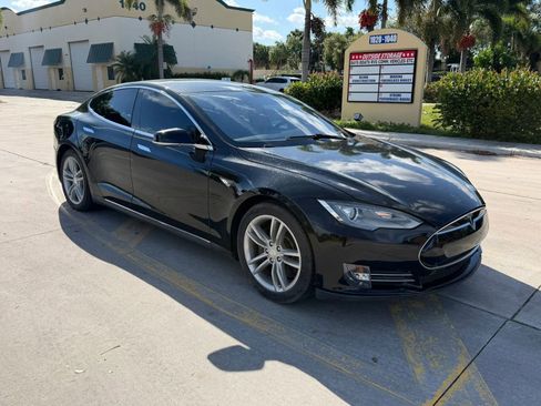 Used 2013 Tesla Model S Sedan 4D image 7