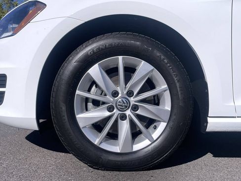 Used 2015 Volkswagen Golf S FWD image 11