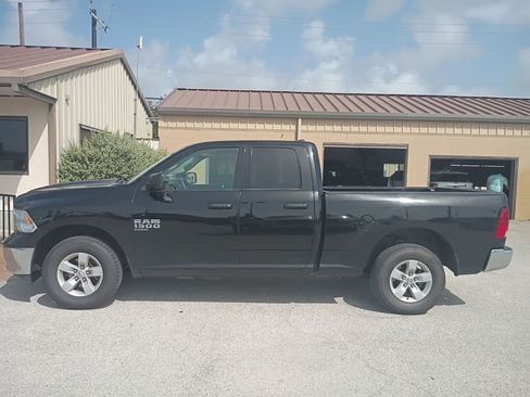 Used 2024 RAM 1500 Classic SLT AWD/4WD image 9