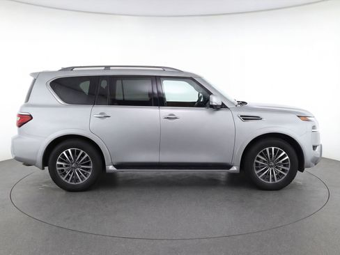 Used 2024 Nissan Armada SL image 11