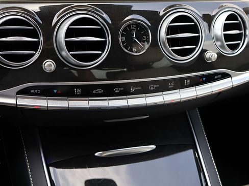 Used 2020 Mercedes-Benz S 560 4MATIC Sedan image 26