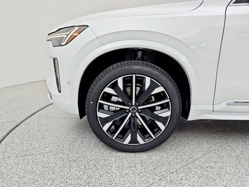 New 2026 Volvo XC90 B6 Plus w/ Protection Package Premier image 30