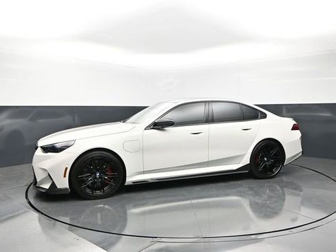 Used 2025 BMW M5 w/ Carbon Package AWD/4WD image 3
